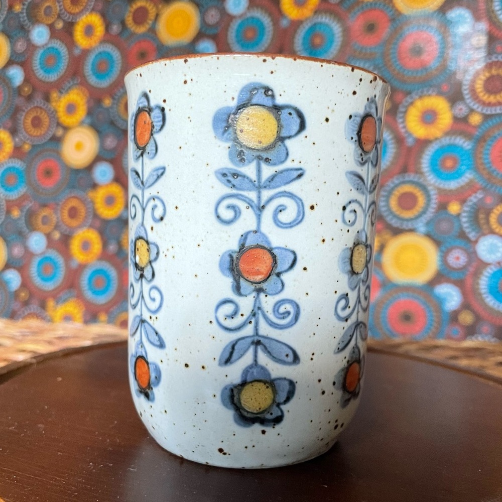 Vintage Floral Speckled Stoneware Mug | Retro Yellow Orange Daisy Ceramic Cup - Picture 3 of 6